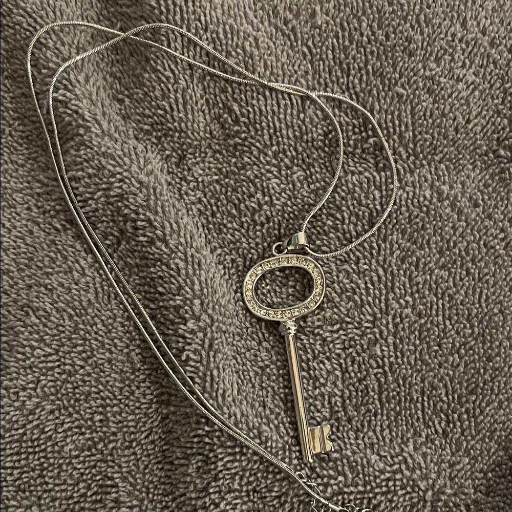 Elegant Silver Key Pendant Necklace